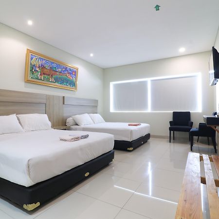 Locus Rooms Bandung Exteriör bild