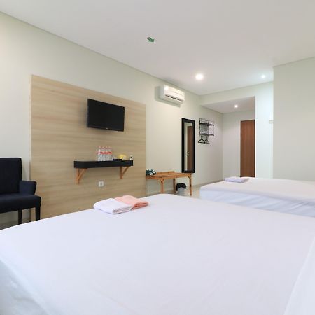 Locus Rooms Bandung Exteriör bild