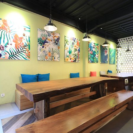 Locus Rooms Bandung Exteriör bild